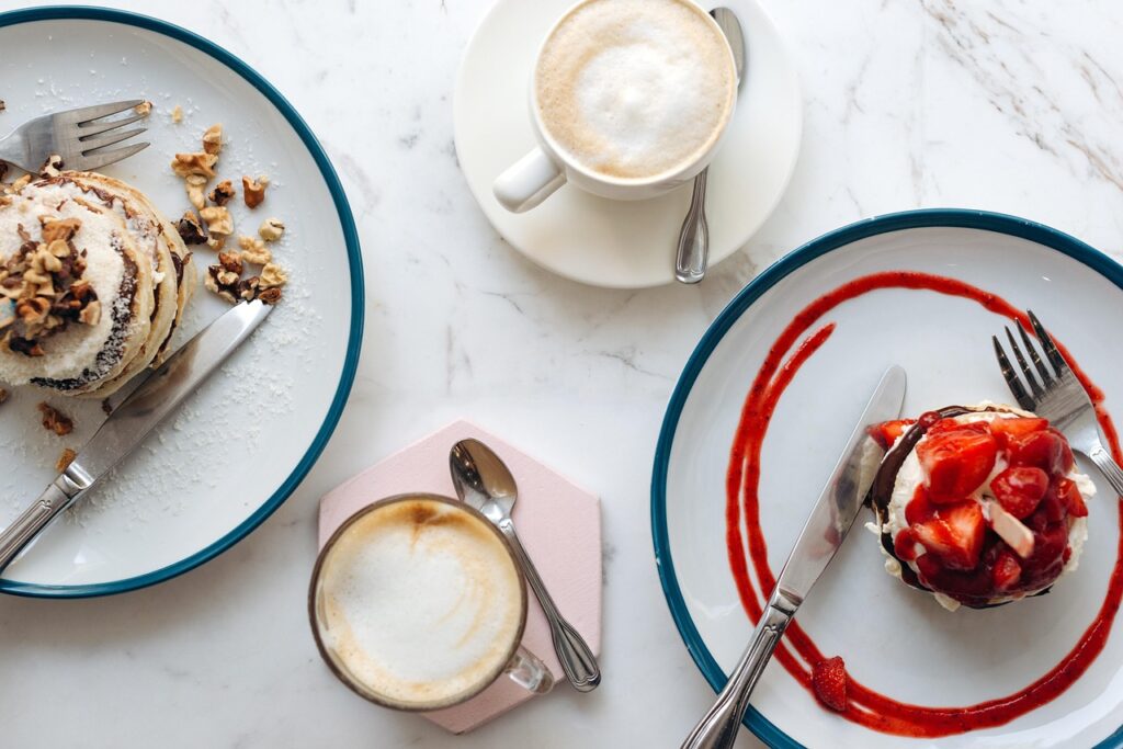 7 Essential Homemade Chocolate Sauce Recipe for Ice Cream, Cakes, and Coffee Drinks